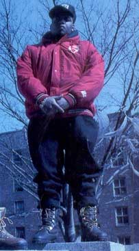 DJ Moe Love performing